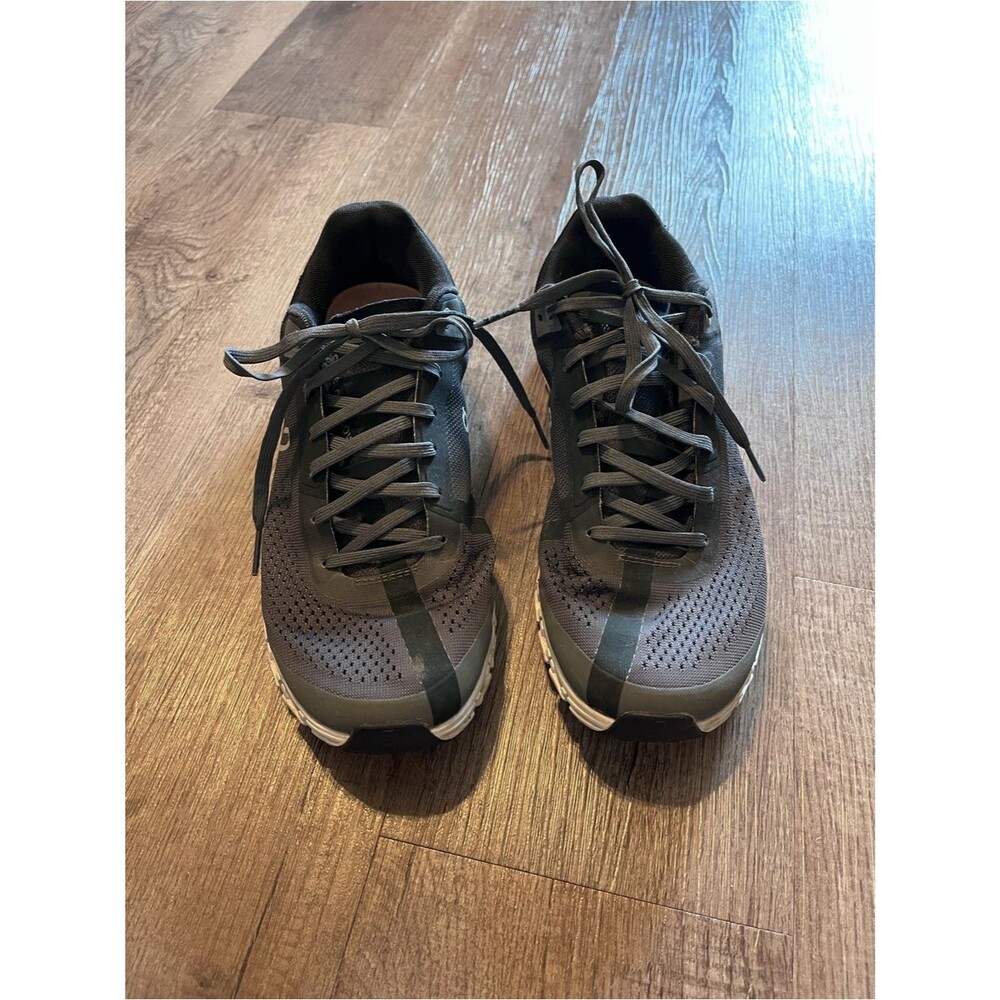 On Running women’s Gray Athletic Running Shoes black pink size 8.5